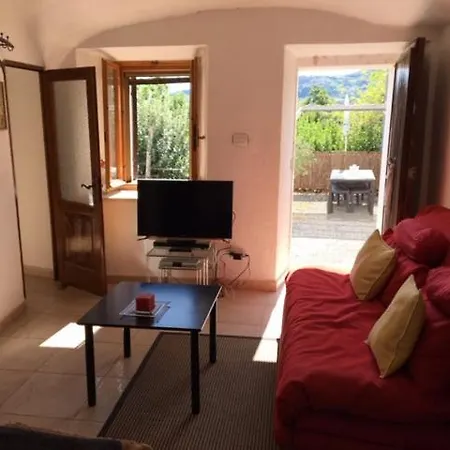 Casa Petra - Casa Tre Stelle - Casa Caneva - Ferien Fuer 6-14 Personen * Ponti